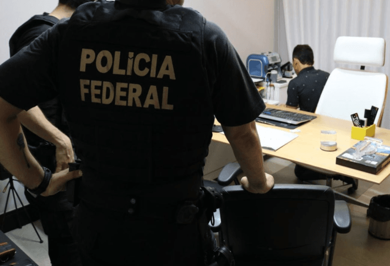 PF prende quatro pessoas e apreende 1,7 tonelada de cocaína
